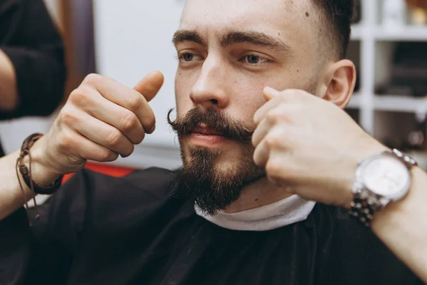 Stylish Attractive Man Beard Barbershop Shaving Modeling Contemporary Beard Shape — Stock Photo, Image