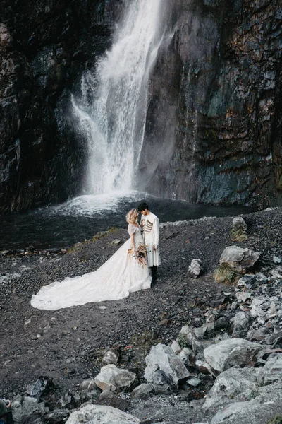 Noise Effect Selective Focus Incredibly Enamored Brides Hugging Kissing Posing — Stock Photo, Image