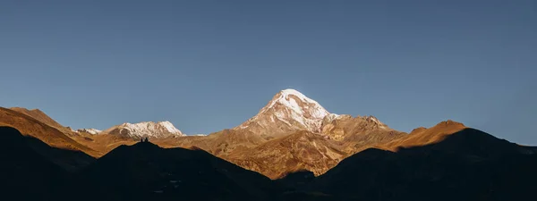 Kazbek Mountain Montaña Más Alta Georgia Uno Los Picos Nevados — Foto de Stock