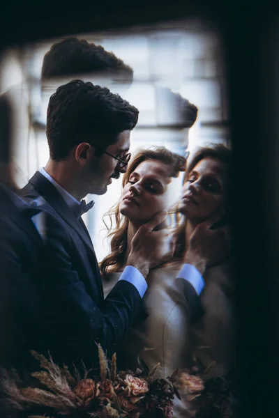 Bruiloft Fotoshoot Van Aantrekkelijk Paar Georgië Perfecte Verschijning Stijlvolle Trouwkleding — Stockfoto