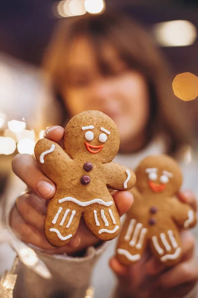 Concepto Para Café Panadería Para Vacaciones Navidad Mujer Sonriente Sosteniendo — Foto de Stock