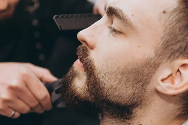 Perfecte Vorm Krijgen Close Zijaanzicht Van Een Jonge Man Met — Stockfoto