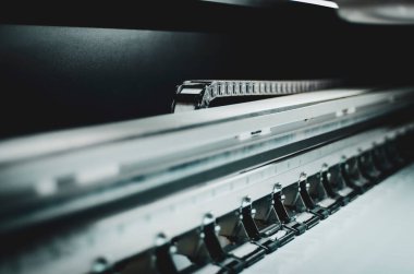 Modern bir matbaada poligrafik ekipman kopyalama alanı