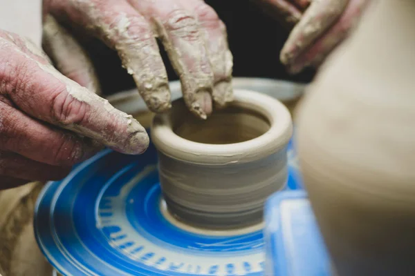 Team Work Duet While Studying Experienced Master Student Providing Clay — Stock Photo, Image