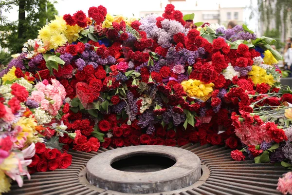 Monument Feu Éternel Est Posé Fleurs — Photo