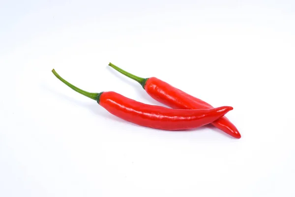 Närbild Ovanifrån Röd Chili Peppar Med Skivad Vit Bakgrund Raw — Stockfoto