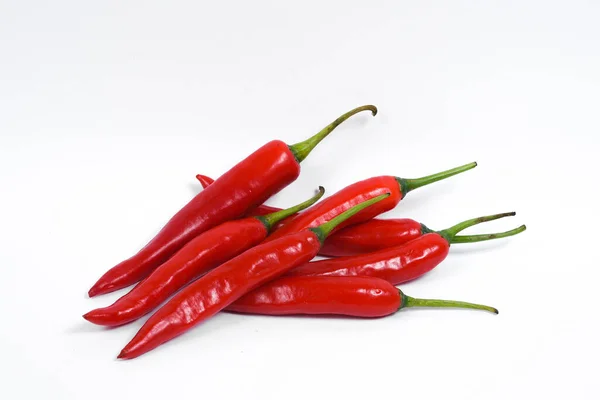 Närbild Ovanifrån Röd Chili Peppar Med Skivad Vit Bakgrund Raw — Stockfoto