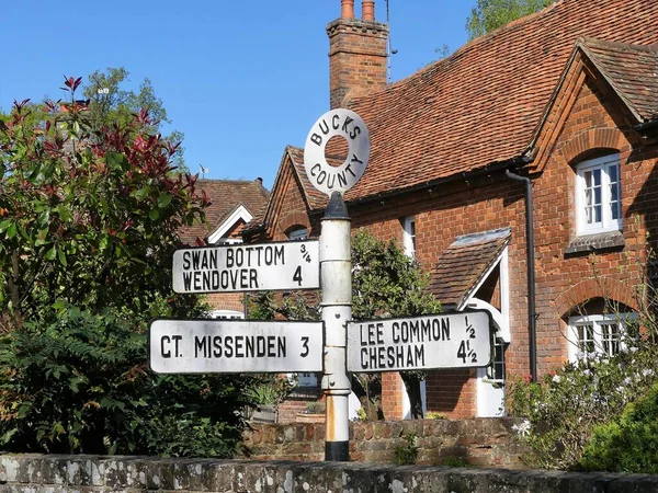 Bucks County Vägskylt Vid Lee Buckinghamshire England Storbritannien Med Avstånd — Stockfoto