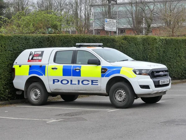 Polizia Hertfordshire Ford Ranger Veicolo Parcheggiato Fuori Dalla Stazione Polizia — Foto Stock