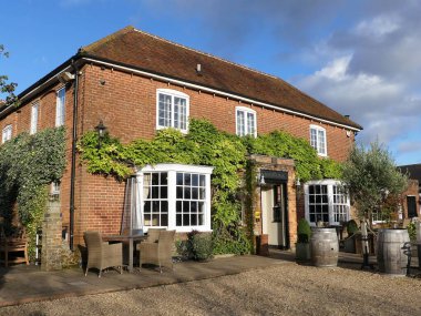 Bedford Arms Oteli, Latimer Yolu, Chenies. Chenies köyünde lüks bir otel, bar ve restoran..