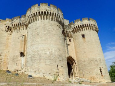Villeneuve-ls-Avignon, Fransa 'daki Saint-Andr Kalesi' nin kapısı.