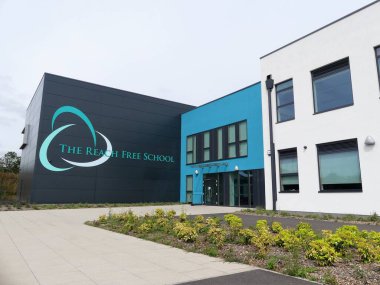 Erişilenler Serbest Okulu, Hertfordshire 'ın Mill End, Maple Cross ve Rickmansworth bölgeleri için yeni ve seçici olmayan bir halk okulu.