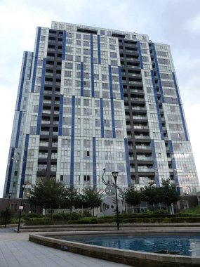 Eski Kodak karargahı şimdi KD Tower, Hemel Hempstead, Hertfordshire, İngiltere olarak bilinen apartman bloğuna dönüştürüldü.