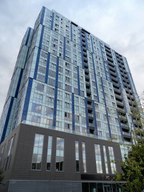 Eski Kodak karargahı şimdi KD Tower, Hemel Hempstead, Hertfordshire, İngiltere olarak bilinen apartman bloğuna dönüştürüldü.