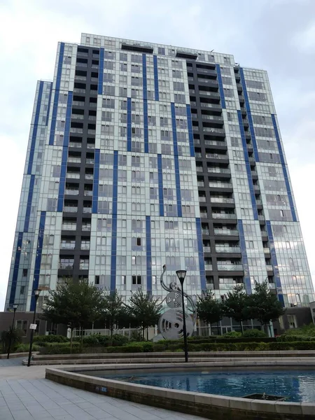 Eski Kodak karargahı şimdi KD Tower, Hemel Hempstead, Hertfordshire, İngiltere olarak bilinen apartman bloğuna dönüştürüldü.