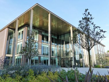 Watford 'daki Croxley iş parkında modern ofis binaları