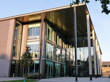 Watford 'daki Croxley iş parkında modern ofis binaları