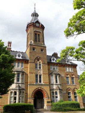 Watford, Yetimhane Yolu 'ndaki Reeds Gelişim Merkezi. Önce Londra Yetimhanesi, sonra da Reed Okulu..