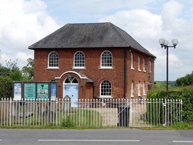 Chenies Baptist Kilisesi, Latimer Yolu, Chenies, Buckinghamshire, İngiltere