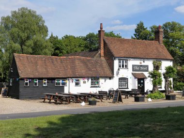 The Boot Public House (1739 'da inşa edildi), The Green, Sarratt, Hertfordshire