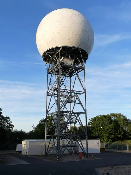 Cúpula Radar National Air Traffic Service Nats Long Lane Bovingdon — Fotografia de Stock