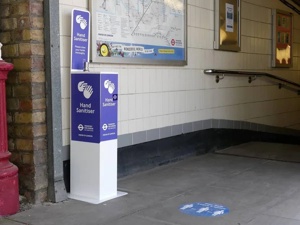 Hand Sanitiser Point London Underground Station Coronavirus Covid Pandemichand Sanitiser — Stock Photo, Image