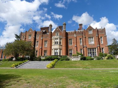 Latimer Malikanesi, Tudor tarzı bir malikane, daha önce İngiliz Milli Savunma Koleji, Latimer, Buckinghamshire, İngiltere, İngiltere
