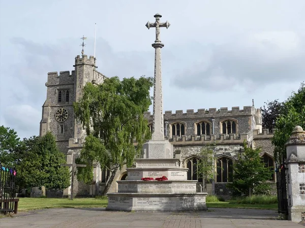 Tring War Memorial Saint Peter Saint Paul Parish Church — стокове фото