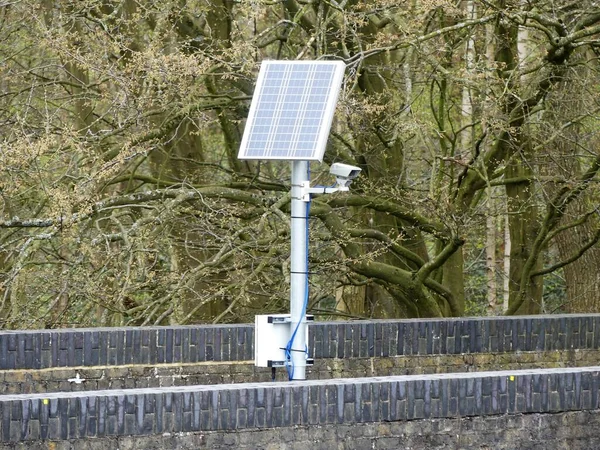 Câmera Alimentada Por Energia Solar Ponte Ferroviária — Fotografia de Stock