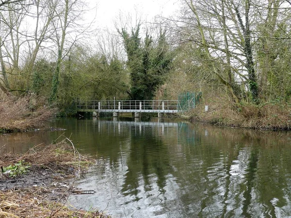 Puente Sobre Río Colne Rickmansworth Aquadrome Hertfordshire Inglaterra Reino Unido — Foto de Stock