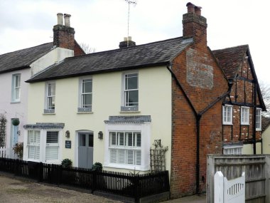 Eski Berkeley House (eski adıyla Eski Berkeley Arms halk evi ve bir kasap dükkanı), Chorleywood, Hertfordshire, İngiltere, İngiltere