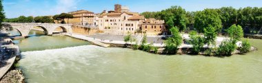 Tiber Nehri, Isola Tiberina, Roma, İtalya, Avrupa.