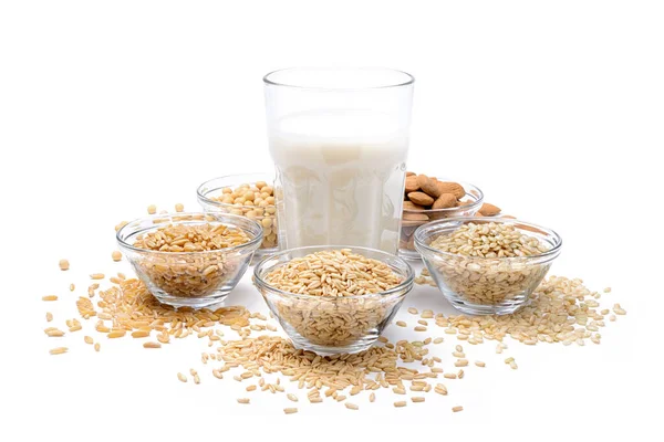 Latte Vegetale Ingredienti Avena Riso Mandorle Soia Grano Khorasan Aislados — Foto de Stock