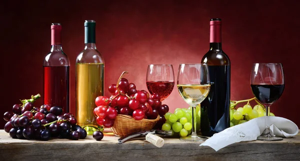 Tinto Ros Vino Blanco Con Racimos Uvas — Foto de Stock