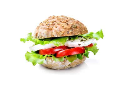 Caprese sandviçi, domates, mozzarella, marul ve origan beyaz arka planda izole edilmiş..