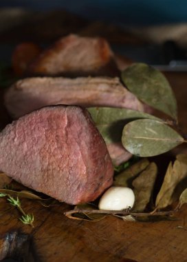 Lezzetli bir yemek için et dilimleri