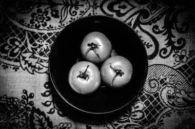 Işık, gölge, doku ve renk oyunları olan organik domates fotoğrafları koleksiyonu.