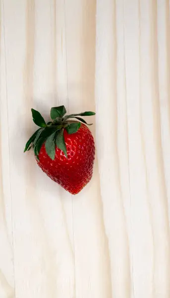 Whole Strawberry Wooden Surface — Stock Photo, Image