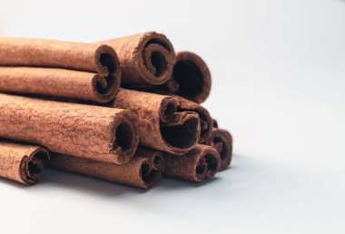 Casia tarçın Birkaç ağaç kabuğu çubuğu