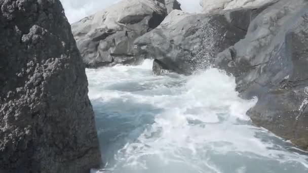 Mořské Vlny Horninou Pobřeží Alupka Krym Nenasycení Full 1080P Fps — Stock video
