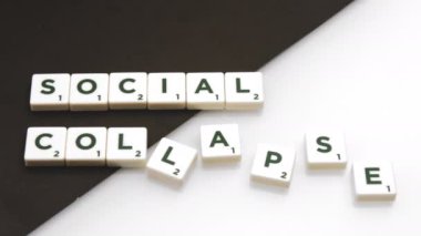 Varşova, Polonya 04.01.2020 Sosyal yaşamın çöküşü. Sosyal uzaklık tedbirleri