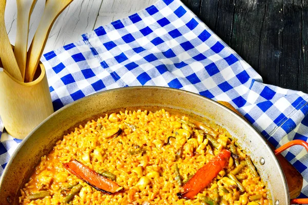 Valencia paella tipik bir İspanyol ürünüdür.