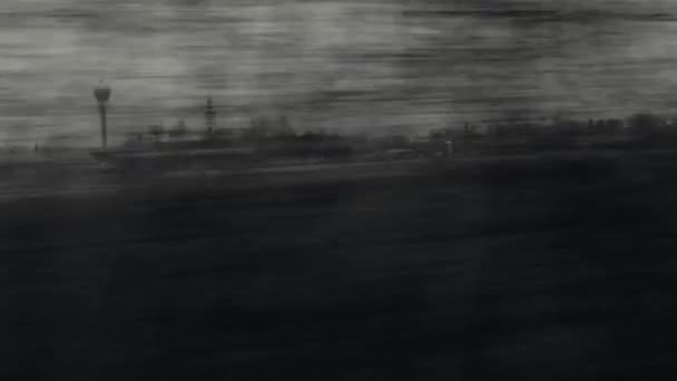 Vue sur le paysage depuis le train en voyage. Souvenirs . — Video