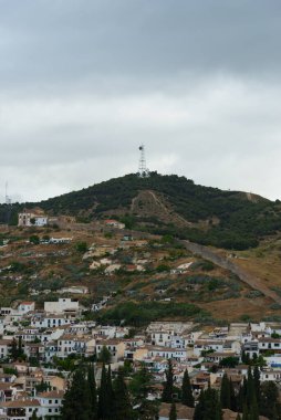 Granada şehri, Alhambra Sarayı 'ndan görünüyor.