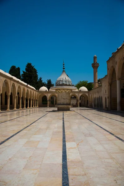Mevlid-i Halil Camii, sanliurfa, hindi bahçesindeki abdest tesisleri