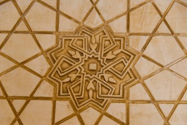 Alhambra, Granada ve İspanya 'da alçı süsü.