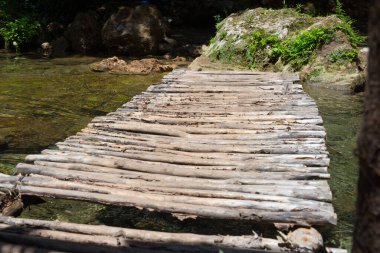Talassemtane Ulusal Parkı, Fas 'taki Rif Dağları' ndaki dağ köprüsüne köprü kurun.