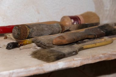 restorasyon atölyesindeki araçlar