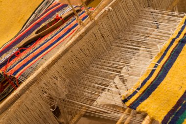 Fas 'ta geleneksel halı tezgahı