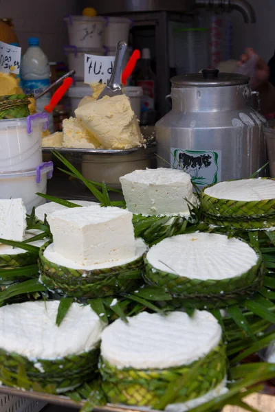 Pagnotta Formaggio Bianco Capra Sul Mercato Marocco — Foto Stock